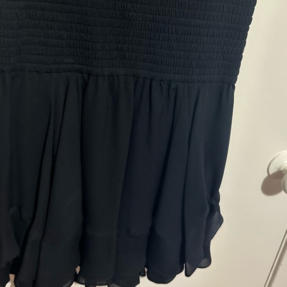 ALC Sabine Smocked Flutter Hem Dress Black NWT - Picture 4 of 5